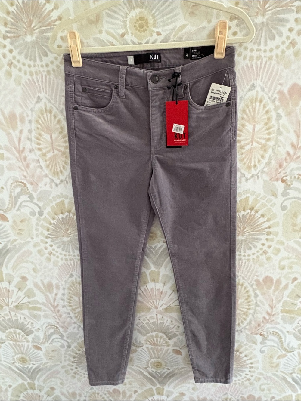 NWT KUT from the Kloth Diana Fab Ab Skinny Brushed Corduroy Pants Grey Size 4